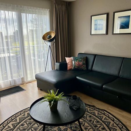 Appartement Ut & Thus, Resort Amelander Kaap Hollum  Exteriör bild