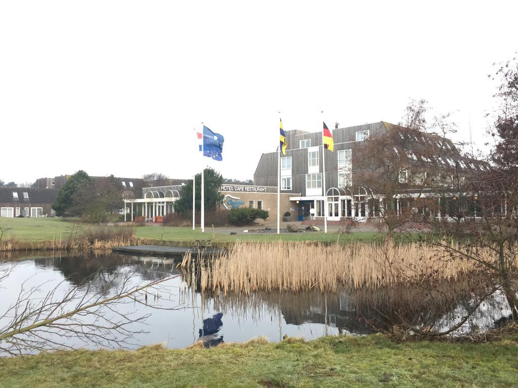 Appartement Ut & Thus, Resort Amelander Kaap Hollum  Exteriör bild