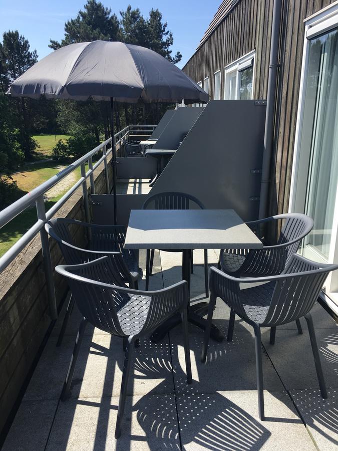 Appartement Ut & Thus, Resort Amelander Kaap Hollum  Exteriör bild